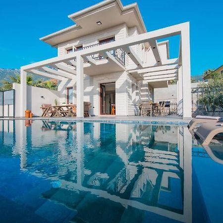 Havuzlu Korunakli Jakuzili Villa Фетхіє Екстер'єр фото