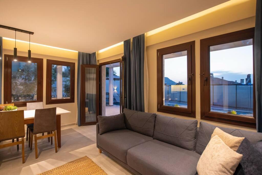 Havuzlu Korunakli Jakuzili Villa Фетхіє Екстер'єр фото